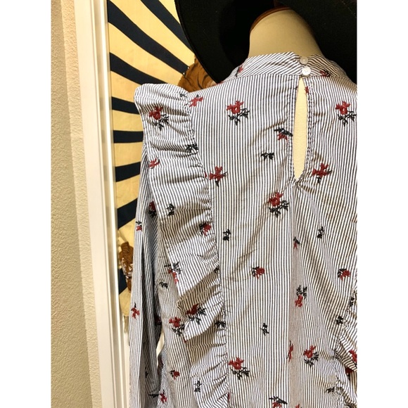 🌈Stylish flower & stripes top - Picture 5 of 6